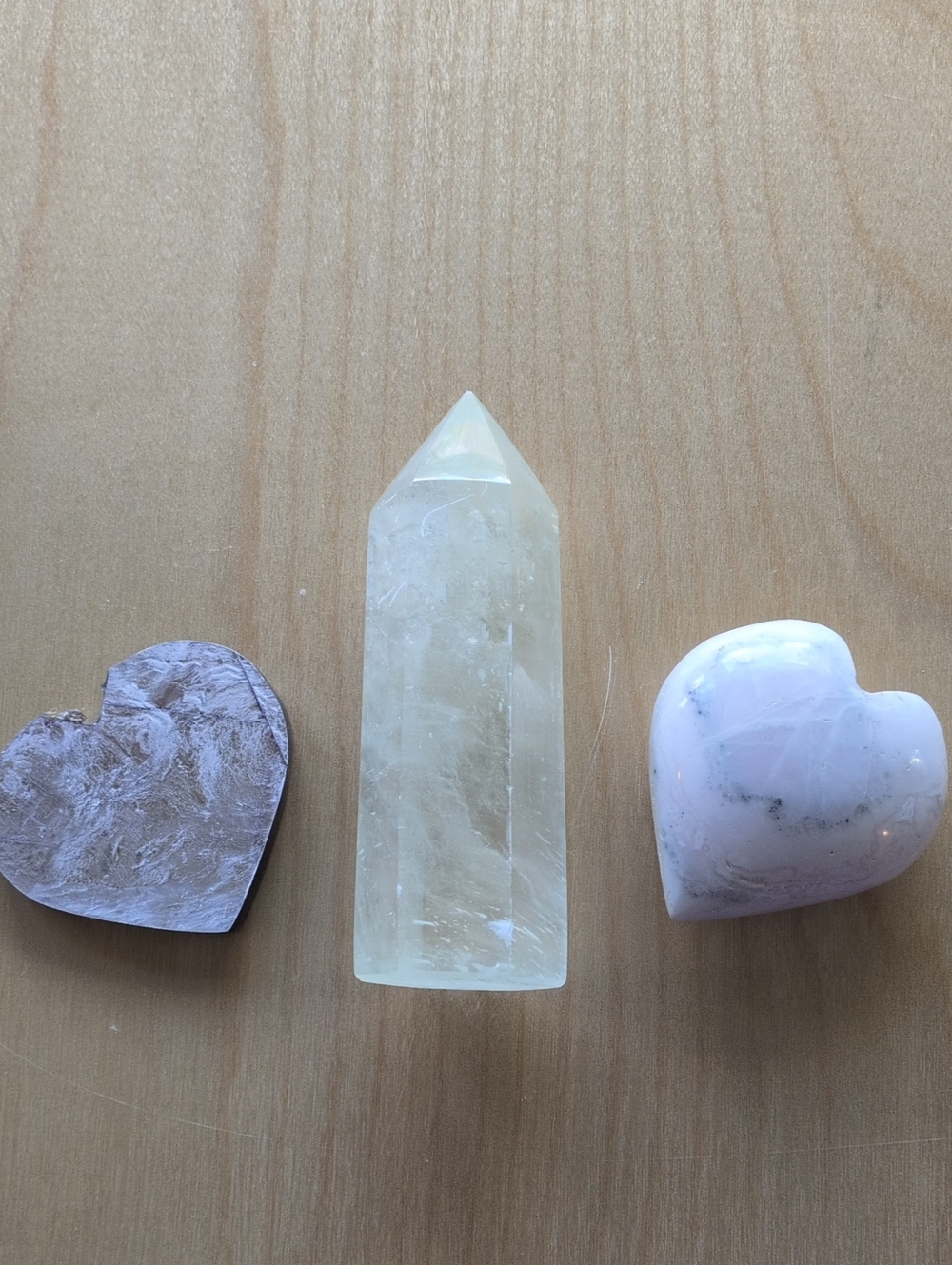 Quartz Crystal Point Tower with 2 Decorative Accent Stone Hearts